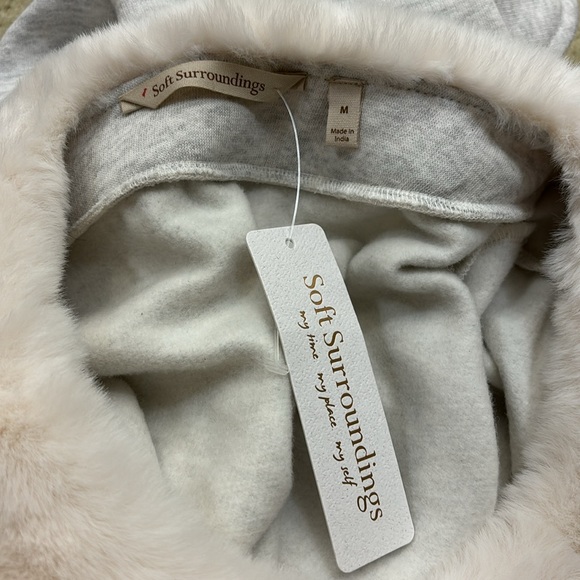 NWT Soft Surroundings Aprés Ski Faux Fur Top Medium - Picture 11 of 12